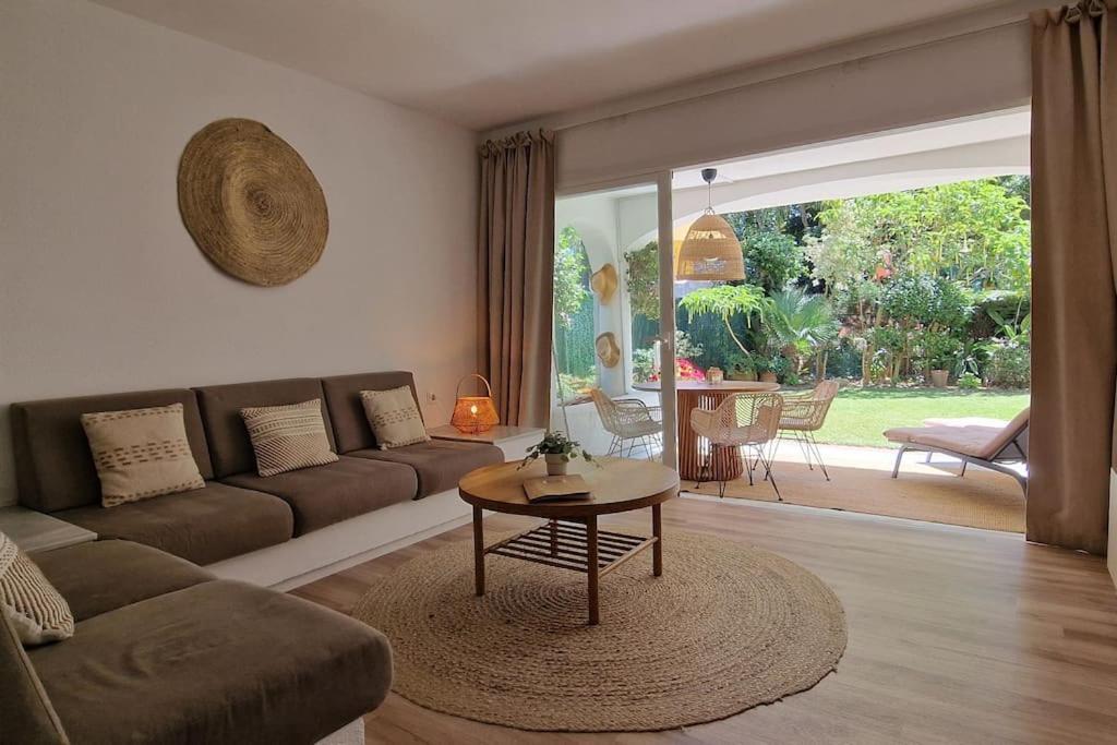 Luxe Studio Met Ruim Terras, Vlak Aan Zee! Sitio de Calahonda Екстериор снимка
