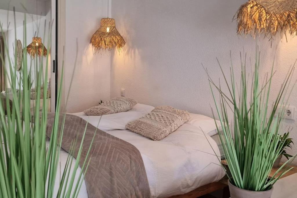 Luxe Studio Met Ruim Terras, Vlak Aan Zee! Sitio de Calahonda Екстериор снимка